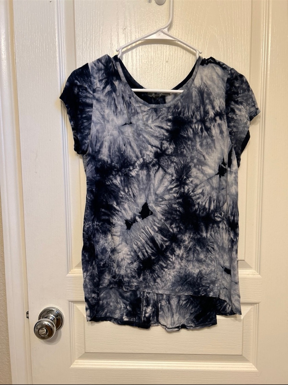 Women's Blue & White Tie-Dye Short Sleeve Top